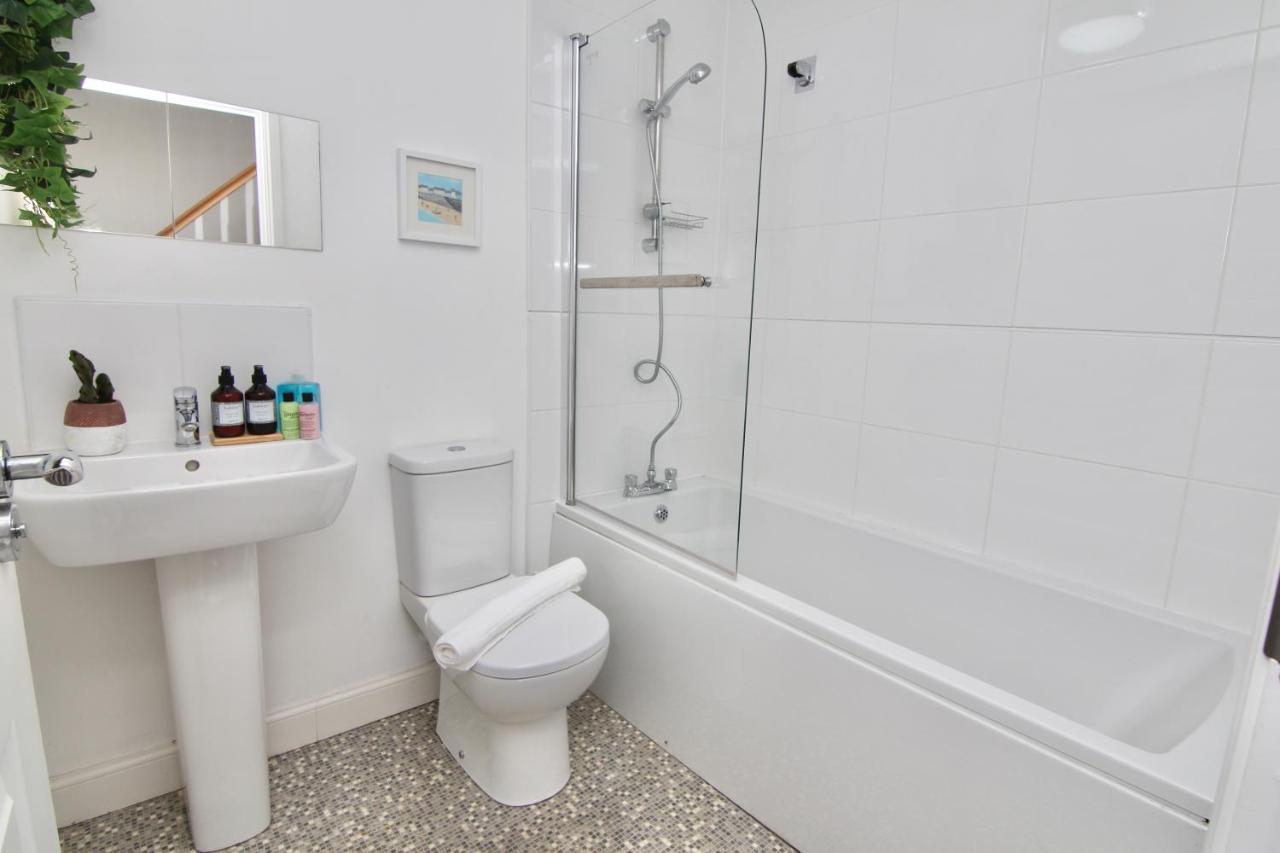 Citywharf Lodge - Fully Furnished Home With Free Parking, Wifi, Netflix * Coventry